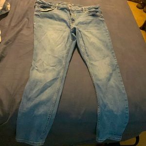 Women’s Old Navy jeans size 16. The style is mid rise rockstar super skinny.